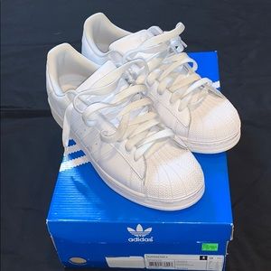 Adidas superstars